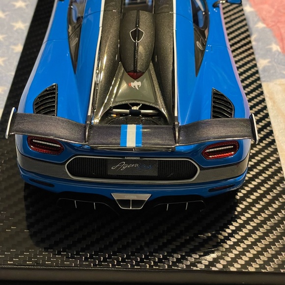 1:18 scale resin Frontiart Keonigsegg Agera RS. - Picture 7 of 10